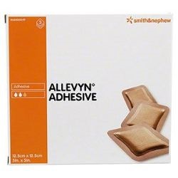 MEDICAZIONE IDROCELLULARE ADESIVA STERILE ALLEVYN ADHESIVE ALTAMENTE ASSORBENTE IN SCHIUMA DI POLIURETANO A STRUTTURA TRISTRATIFICATA 12,5X12,5CM 3 PEZZI - famajoy.it